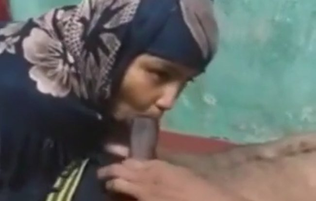 Bangladeshi Hijab Girl Blowjob